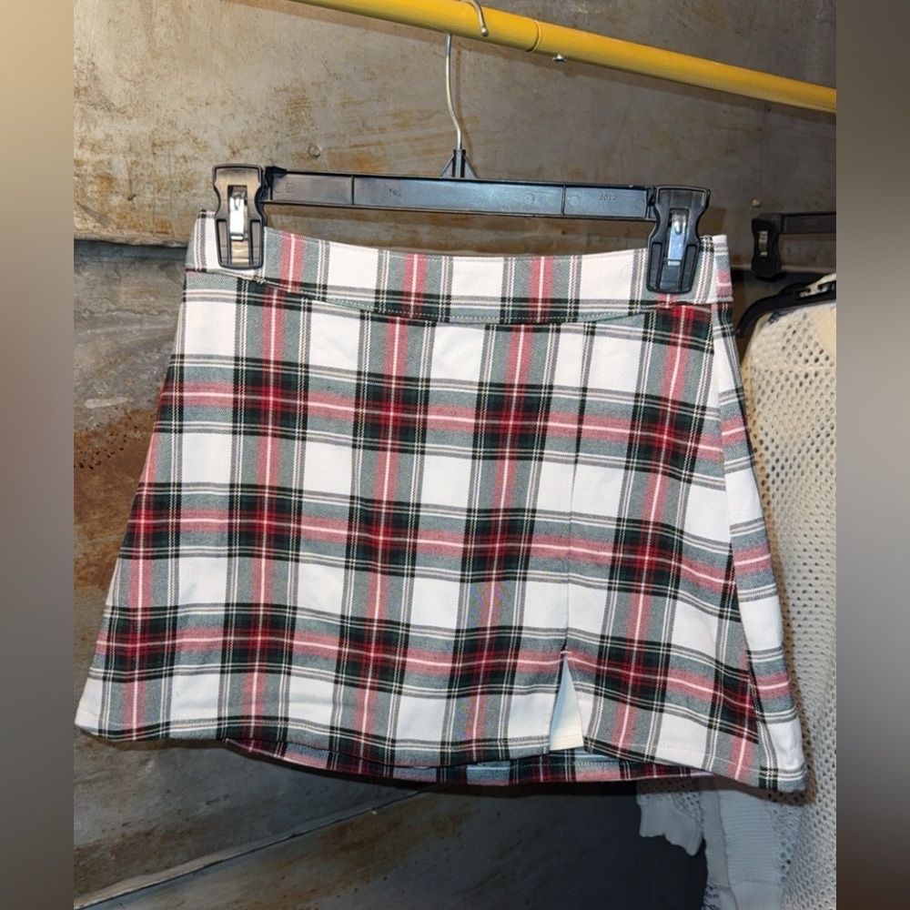 Hollister Plaid Mini Skirt in White,Red, green and Black